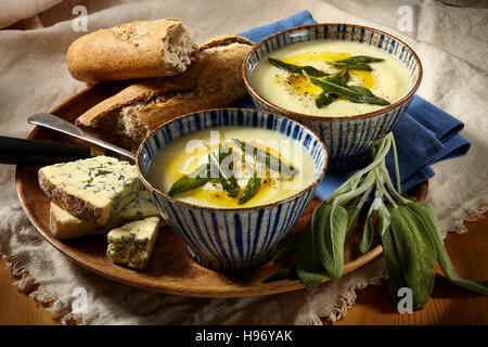 Zuppa di sedano rapa Foto Stock