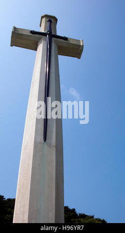 Croce al cimitero di guerra di Kanchanaburi Thailandia Foto Stock