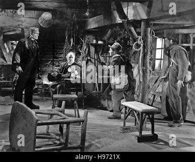 Sposa di Frankenstein 1935 Universal International film con Boris Karloff a sinistra Foto Stock