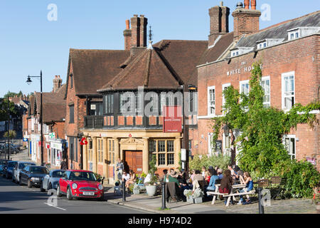 Il White Horse Inn, High Street, Haslemere, Surrey, England, Regno Unito Foto Stock