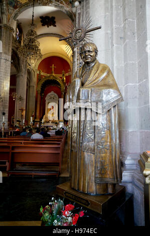 Papa Giovanni Paolo, Basilica di Antiqua, Juramentos Templo Expiatorio a Christ Rey alla Basilica de Nuestra Senora de Guadalupe a Città del Messico, Messico Foto Stock