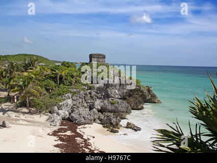 Le rovine della fortezza di Maya e tempio vicino a Tulum, Messico Foto Stock