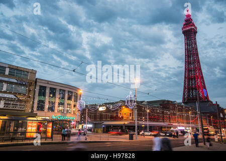 Blackpool la torre rossa le luminarie Ray Boswell Foto Stock