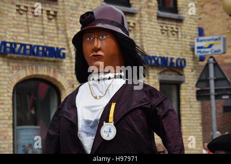 Reus parata gigante reuzen città Nieuwpoort Belgio Foto Stock