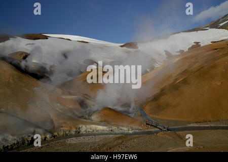 Kerlingarfjoll o Ogress' montagne,riolite montagne, una montagna vulcanica gamma situato nelle Highlands di Islanda Foto Stock