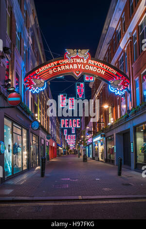 Londra - 19 novembre 2016: le luci di Natale a Carnaby Street a Londra Foto Stock