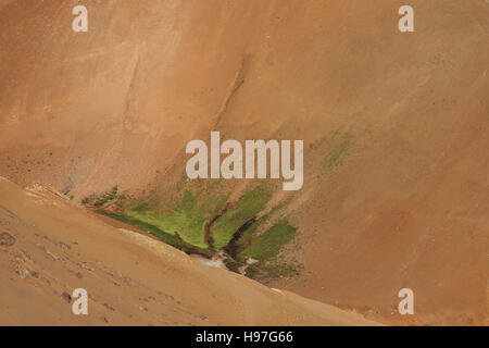 Kerlingarfjoll o Ogress' montagne,riolite montagne, una montagna vulcanica gamma situato nelle Highlands di Islanda Foto Stock