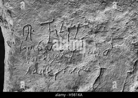 Catacomba di Senebardo, incisioni, in Palazzolo Acreide, Sicilia Foto Stock