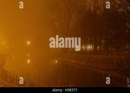 Notte di Nebbia di Glasgow misty condizioni canale di Forth e Clyde Foto Stock