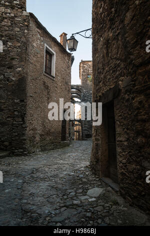 Scorcio di un italiano di borgo medievale. Foto Stock