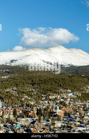 Coperte di neve montagna calva e Breckenridge, Colorado, STATI UNITI D'AMERICA Foto Stock