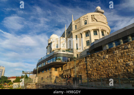 Wien, Vienna: Urania, 01., Wien, Austria Foto Stock