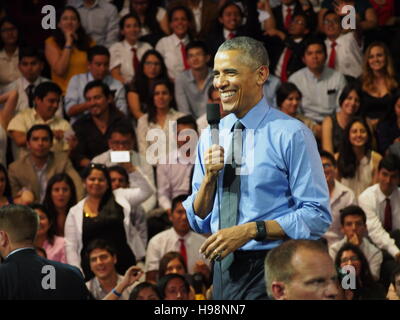 Lima, Perù. Xix Nov, 2016. Barack Obama presidente degli Stati Uniti d'America, indirizzato un gruppo di giovani leader delle Americhe (YLAI), presso la Pontificia Universidad Catolica del Perù, Lima, nell'ambito dell'APEC 2016 riunione. (C) Carlos Garcia Granthon/Fotoholica/Alamy Live News Foto Stock