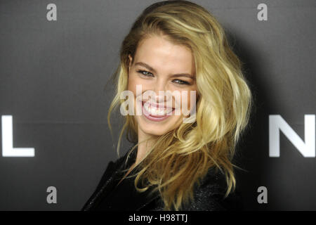 Hailey Clauson assiste il "animali notturni " New York premiere presso il teatro di Parigi il 17 novembre 2016 in New York City. | Verwendung weltweit Foto Stock