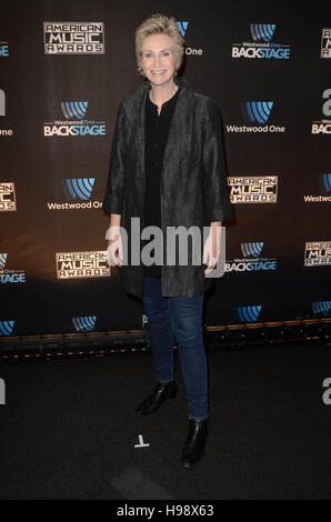 Los Angeles, Ca, Stati Uniti d'America. Xix Nov, 2016. Jane Lynch al giorno 2 di Westwood One dietro le quinte American Music Awards 2016 in L.A. Evento live Deck a Los Angeles, CA il 19 novembre 2016. Credito: David Edwards/media/punzone Alamy Live News Foto Stock