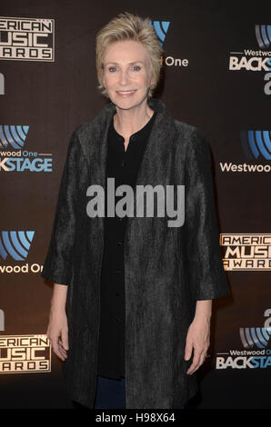 Los Angeles, Ca, Stati Uniti d'America. Xix Nov, 2016. Jane Lynch al giorno 2 di Westwood One dietro le quinte American Music Awards 2016 in L.A. Evento live Deck a Los Angeles, CA il 19 novembre 2016. Credito: David Edwards/media/punzone Alamy Live News Foto Stock