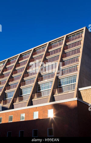 L'Europa, in Germania, in Renania settentrionale-Vestfalia, Colonia, l'opera house a Offenbach square. Foto Stock