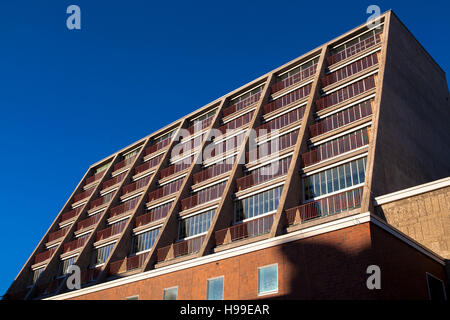 L'Europa, in Germania, in Renania settentrionale-Vestfalia, Colonia, l'opera house a Offenbach square. Foto Stock