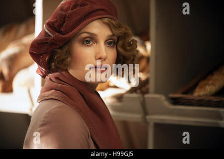 Fantastico bestie e dove trovarli è un imminente angloamericano fantasy film di fiction ispirata dal libro dello stesso nome da J. K. Rowling. Questa fotografia è per il solo uso editoriale ed è il copyright del film company e/o il fotografo assegnato dal film o società di produzione e può essere riprodotto solo da pubblicazioni in congiunzione con la promozione del film di cui sopra. Un credito per il film company è richiesto. Il fotografo deve anche essere accreditato quando noto. Foto Stock