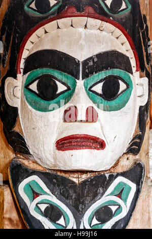 Close up di Native Alaskan Totem Pole Foto Stock