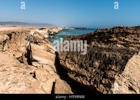 Vista coastside Taqah città plateau Salalah Dhofar Sultanato di Oman 6 Foto Stock