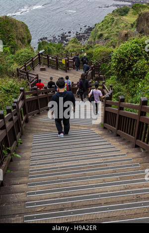 JEJU ISLAND - Ottobre 25, 2016: lunghe scalinate giù per la collina,Jeju Island, la Corea del Sud. Foto Stock