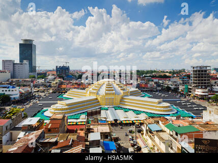 Vista del mercato centrale famoso punto di riferimento urbano a Phnom Penh Cambogia città Foto Stock