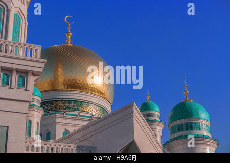 Cattedrale di Mosca moschea, Russia. Bellissima architettura religiosa. La moschea principale a Mosca, una della più grande moschea in Russia Foto Stock