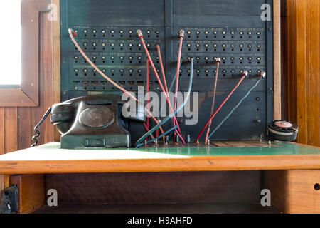 Vintage piccolo centralino telefonico Foto stock - Alamy