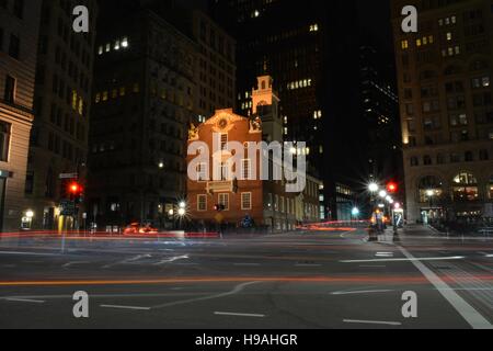 La vecchia casa di stato nel centro cittadino di Boston Massachusetts lungo il sentiero della libertà. Foto Stock