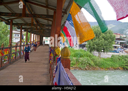 Ponte sul Wang Chhu Thimphu (fiume) in Thimphu Foto Stock