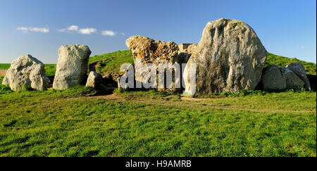 West Kennet (o) Kennet Long Barrow. Foto Stock
