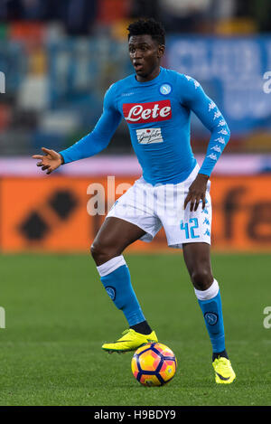 Udine, Italia. Xix Nov, 2016. Amadou Diawara (Napoli) Calcio/Calcetto : Italiano 'Serie A' match tra Udinese 1-2 SSC Napoli in Dacia Arena di Udine, Italia . © Maurizio Borsari/AFLO/Alamy Live News Foto Stock