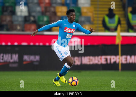 Udine, Italia. Xix Nov, 2016. Amadou Diawara (Napoli) Calcio/Calcetto : Italiano 'Serie A' match tra Udinese 1-2 SSC Napoli in Dacia Arena di Udine, Italia . © Maurizio Borsari/AFLO/Alamy Live News Foto Stock