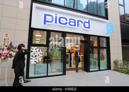 Tokyo, Giappone. Xxi Nov, 2016. Cibo francese giant Picard il primo store in Giappone si trova a Aoyama a Tokyo in un anteprima stampa Lunedì 21 Novembre, 2016. Picard e Giappone la più grande catena di supermercati Aeon viene aperto il primo negozio a Tokyo il 23 novembre. © Yoshio Tsunoda/AFLO/Alamy Live News Foto Stock