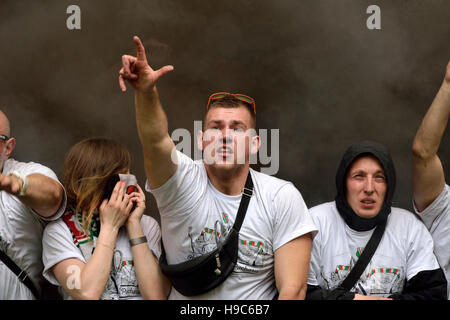 Legia Warszawa ventole alla PGE Narodowy stadium di Varsavia Foto Stock