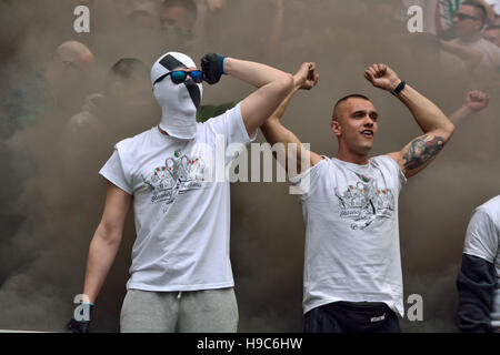 Legia Warszawa ventole alla PGE Narodowy stadium di Varsavia Foto Stock