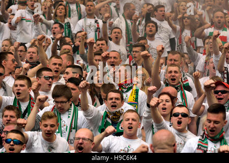 Legia Warszawa ventole alla PGE Narodowy stadium di Varsavia Foto Stock