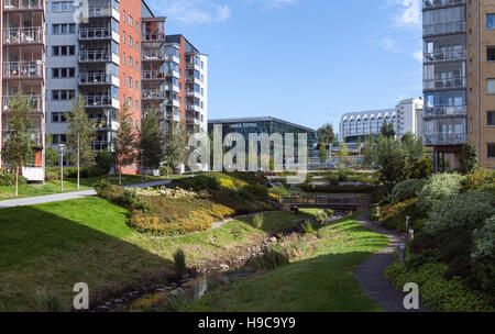 UMEA, SVEZIA IL 02 SETTEMBRE 2016. Blocco del moderno e costruito recentemente area. Vista di un parco, stazione ferroviaria, dell'ospedale. Editoriale. Foto Stock