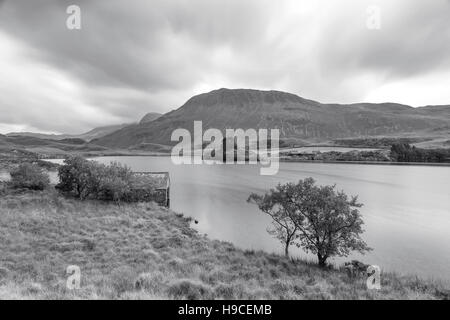 Pomeriggio tempestoso oltre Cregennan laghi in monocromatico, Gwynedd, Snowdonia National Park, North Wales, Regno Unito Foto Stock