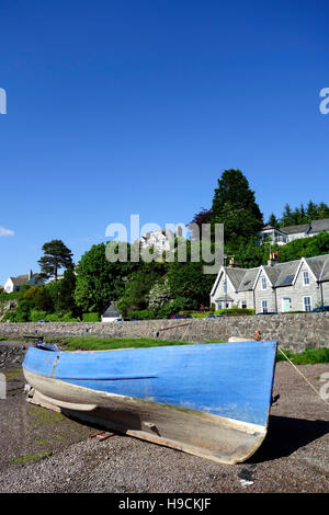 Villaggio Kippford con blu di legno barca a remi, Urr estuario, Colvend Costa, Dumfries & Galloway, Scotland, Regno Unito Foto Stock