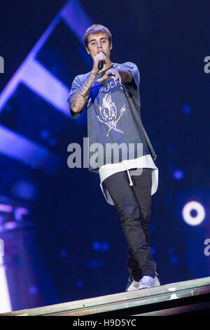 Bologna Italia. Il 19 novembre 2016. Il canadese del cantautore e attore JUSTIN BIEBER suona dal vivo sul palco di Unipol Arena durante la " Scopo W Foto Stock