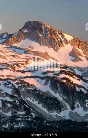 Eagle Cap picco al tramonto, Wallowa Mountains, Oregon. Foto Stock