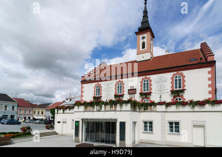 Waidhofen an der Thaya: piazza principale con il municipio, Waldviertel, Niederösterreich, Austria Inferiore, Austria Foto Stock