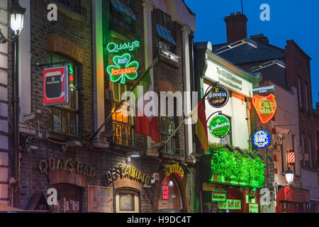 Area di Temple Bar Pub segni Dublino Irlanda Foto Stock