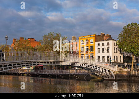Ha'penny Bridge Dublino Irlanda Foto Stock
