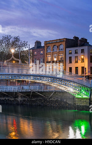 Ha'penny Bridge Dublino Irlanda Foto Stock