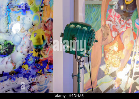 Foto di una luce che risplende su uno dei fantastici pezzi di arte che può essere trovato nel Rock House Gallery, situato a Key West FL Foto Stock