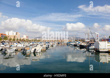 Yacht e Barche nel porto turistico di Puerto de Mazarron. Costa Calida, Spagna Foto Stock