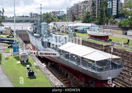 HMAS Diamantina in bacino di carenaggio di Queensland Museo Marini Park, Kangaroo Point, Città di Brisbane, Brisbane, Queensland, Australia Foto Stock